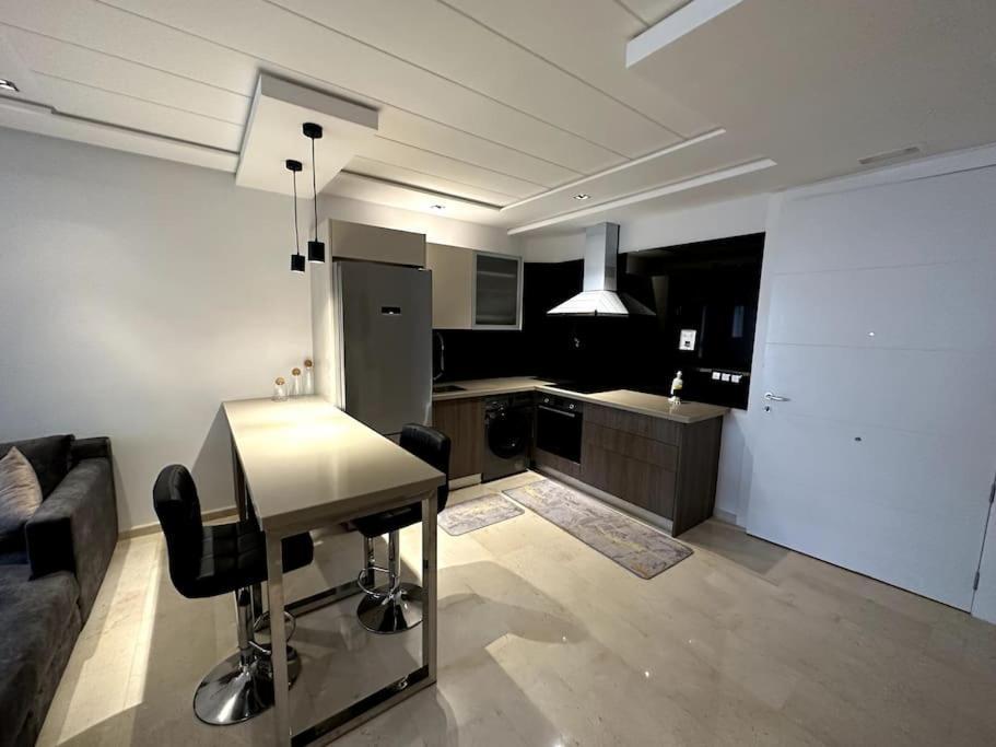 Apartment Moderne, Luxueux Et Front De Tanger